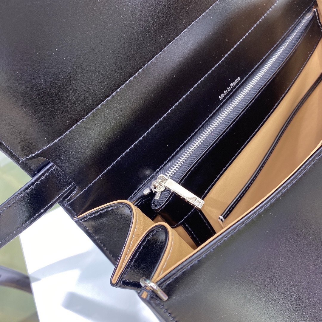 델보 브리앙 MM 박스백 미듐